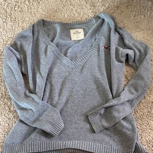Hollister Women's V-Neck Sweater in Gray